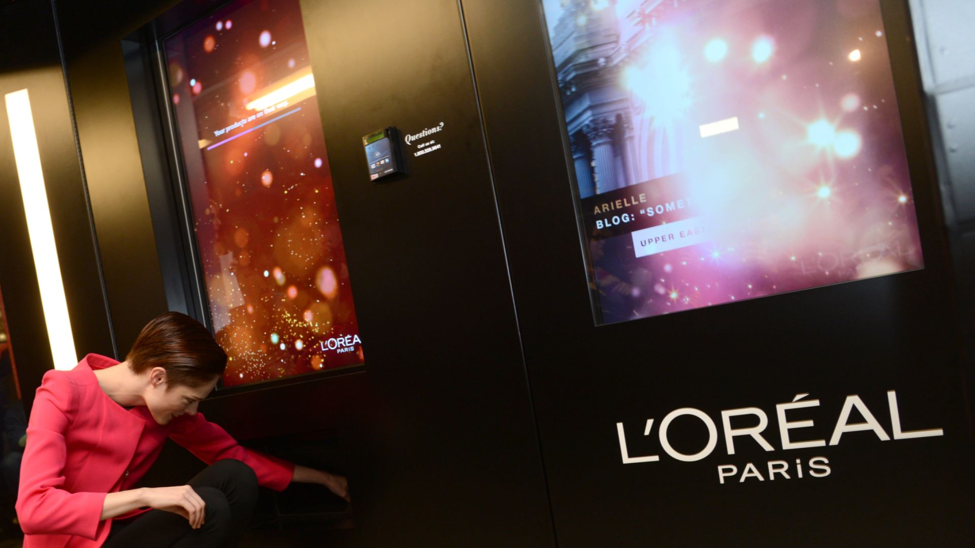 File:LOreal Paris Intelligent Color Experience. (10578285283).jpg