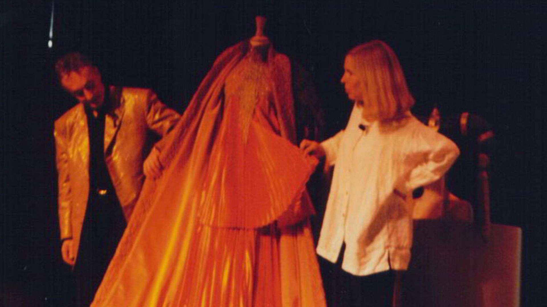 File:Star Wars Celebration (the 1st) - Trisha Biggar shows off the Amidala costume (4878838236).jpg