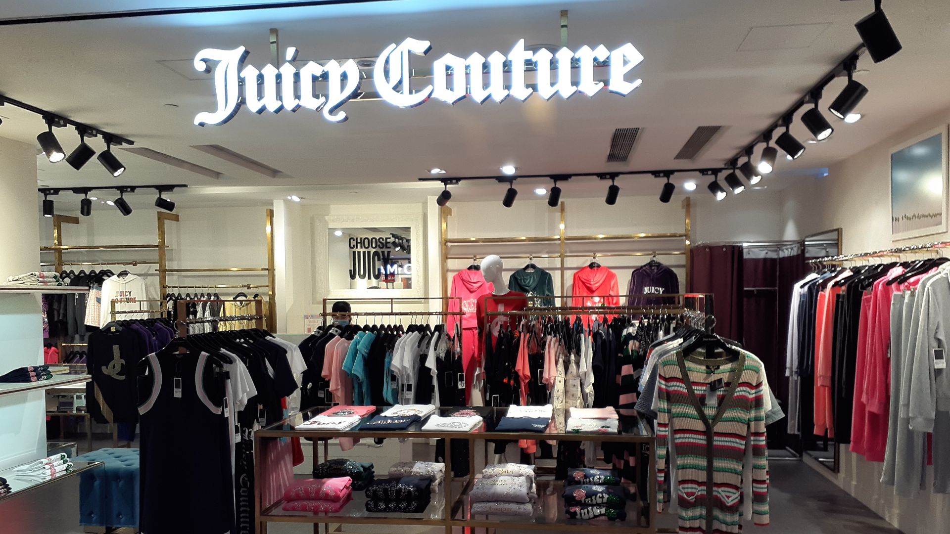 File:HK 金鐘 Admiralty 夏慤道 Harcourt Road 金鐘廊 Queensway LAB shopping mall shop Juicy Couture June 2020 SS2 03.jpg