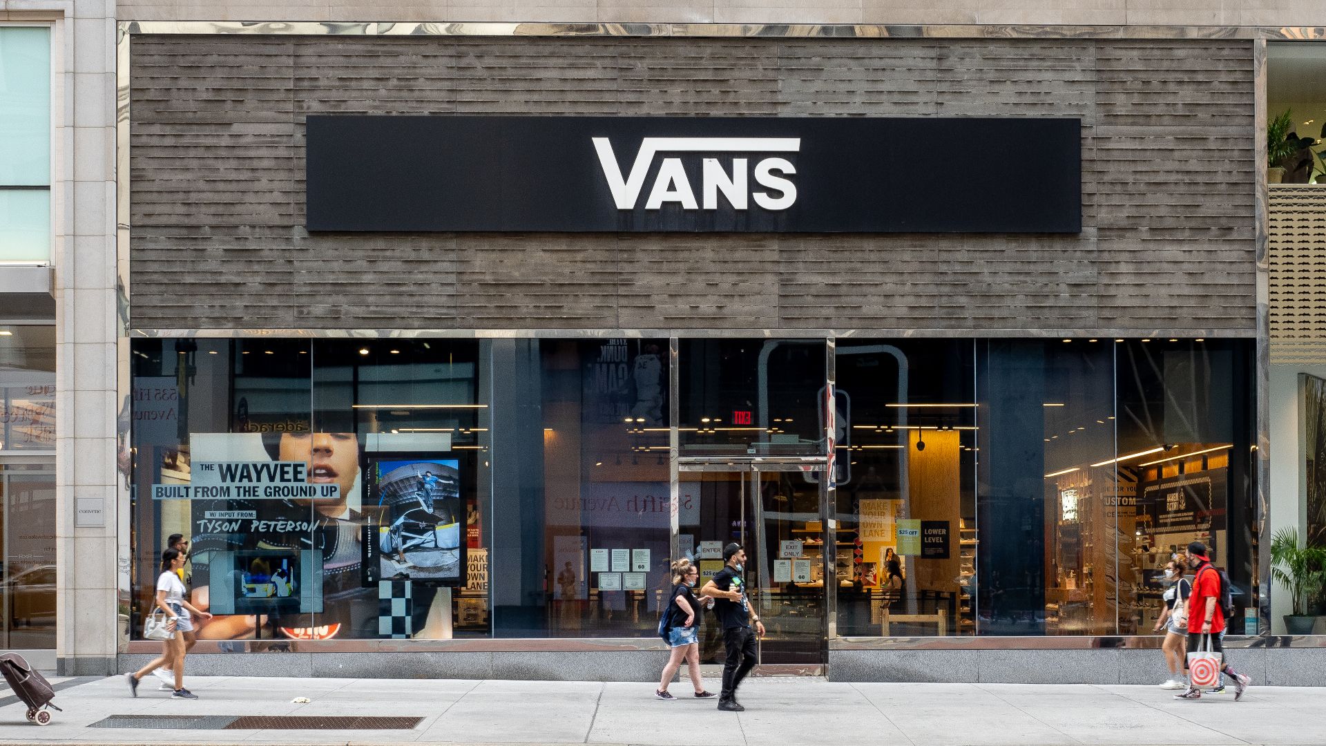 File:Vans - Store (51395753693).jpg