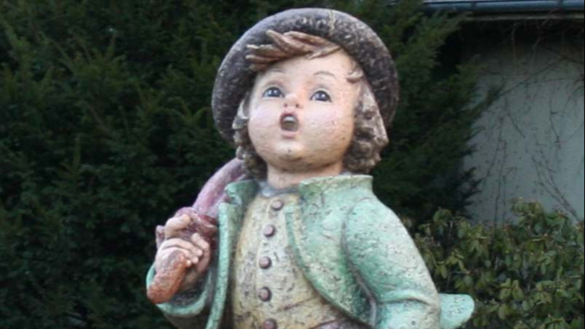 File:Porzellanfabrik-Goebel Hummelfigur.jpg