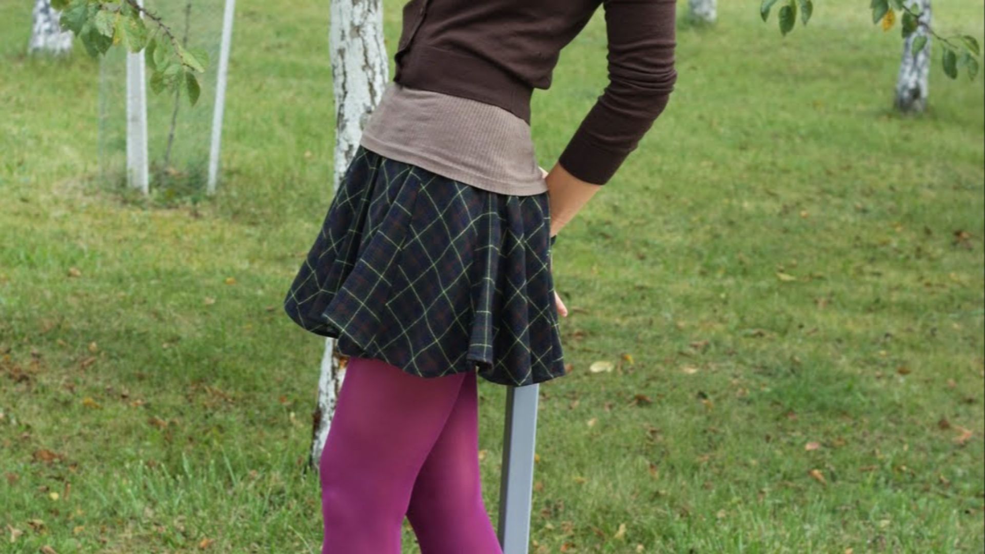 File:Skirt and tights.jpg - Wikimedia Commons