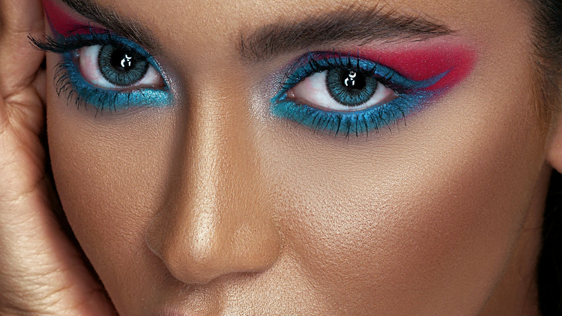 woman with blue eyes and brown eyes