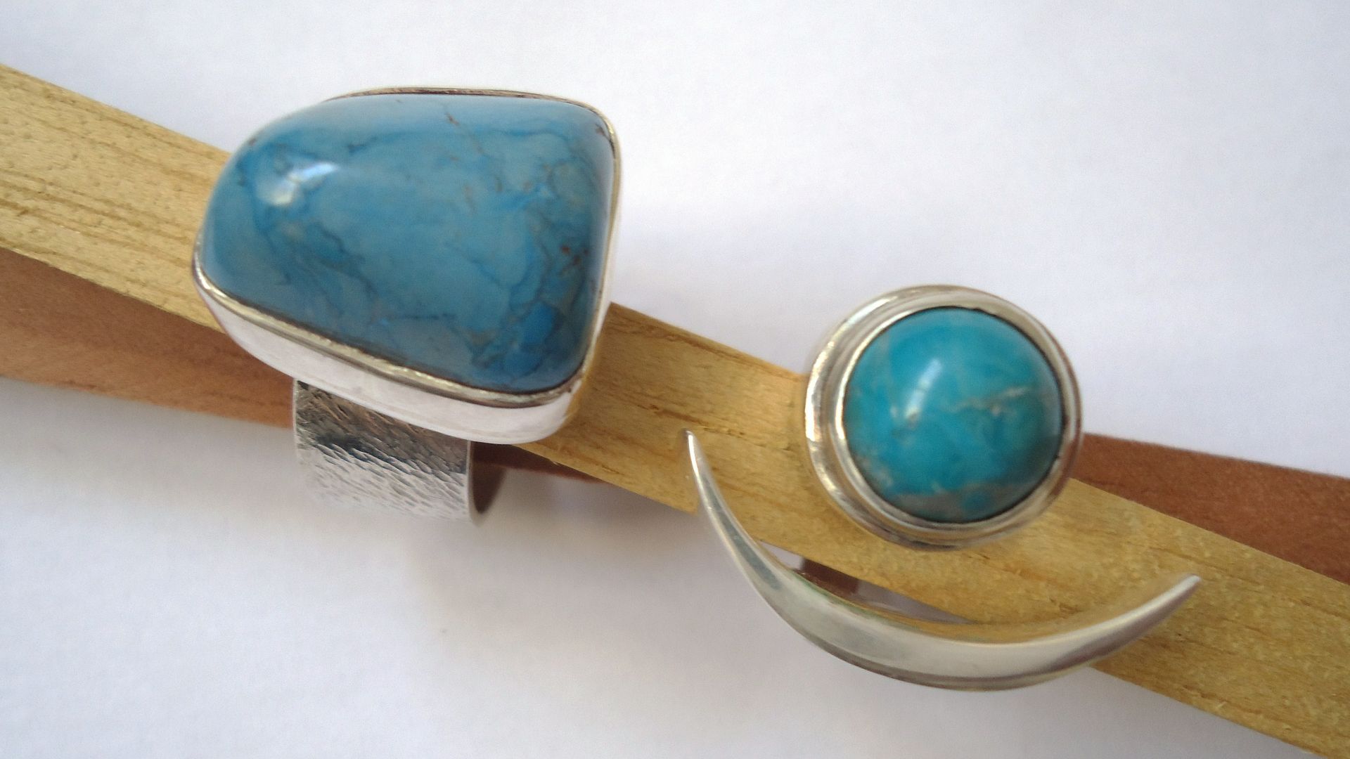 File:Silver and turquoise rings.jpg