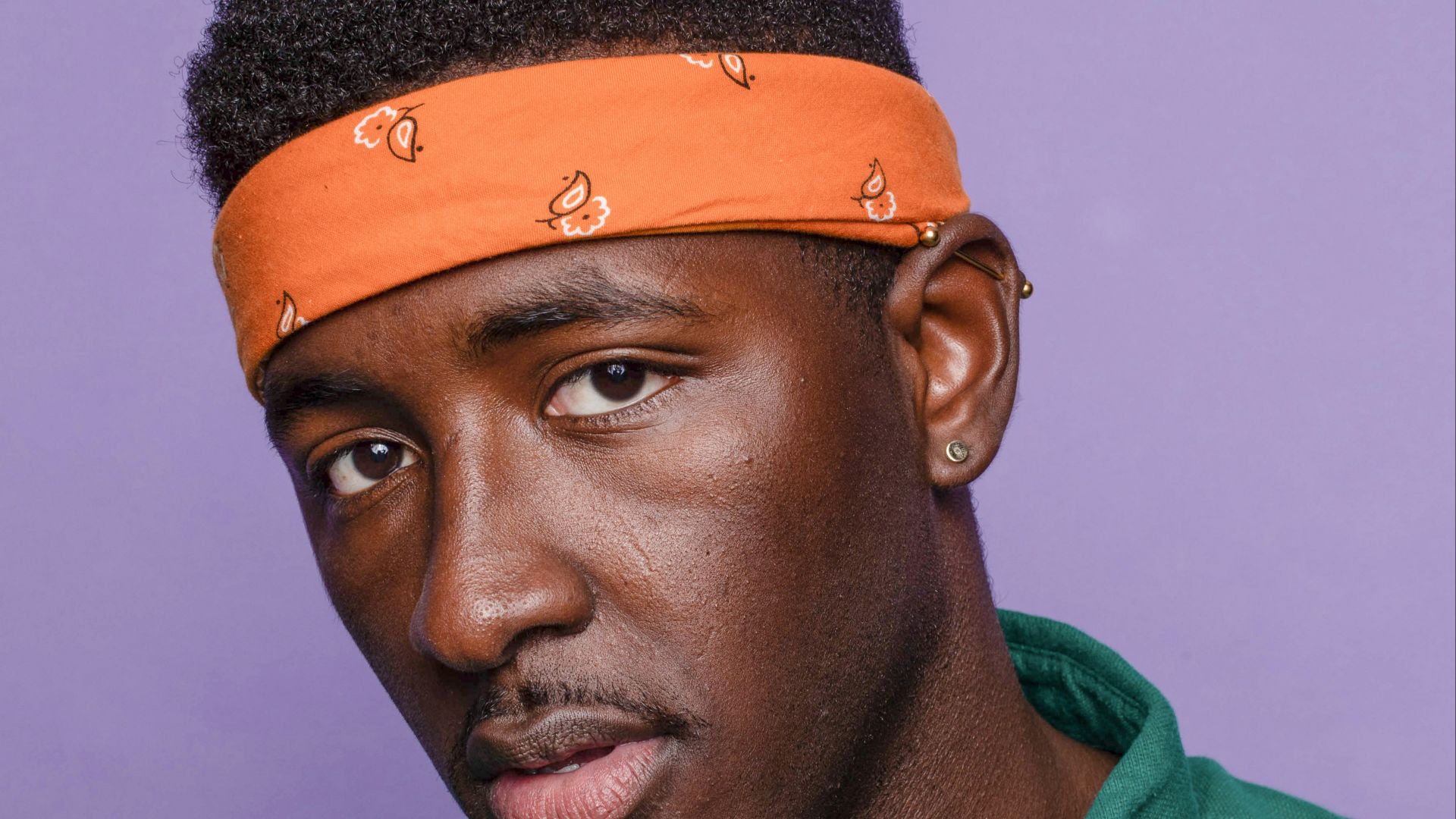 men's green polo shirt