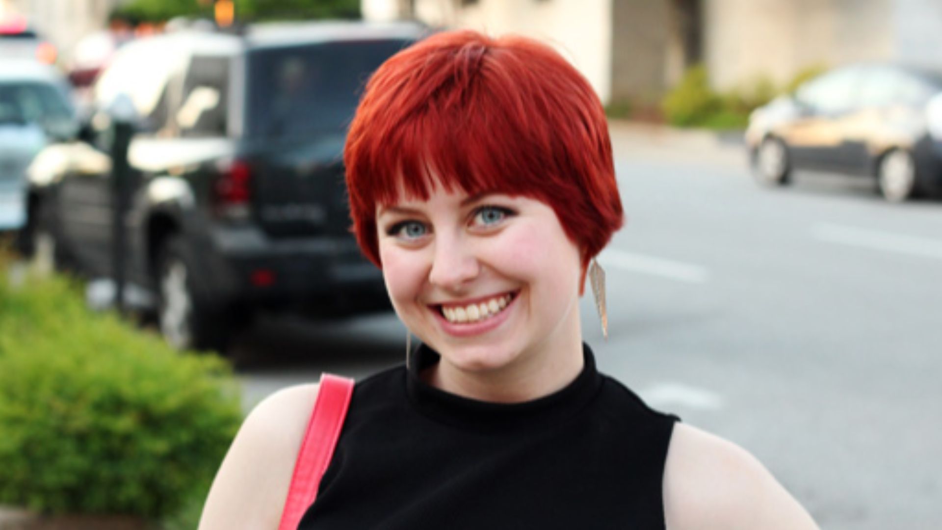 File:High Neck Sleeveless Shirt & Red Pixie Cut.jpg