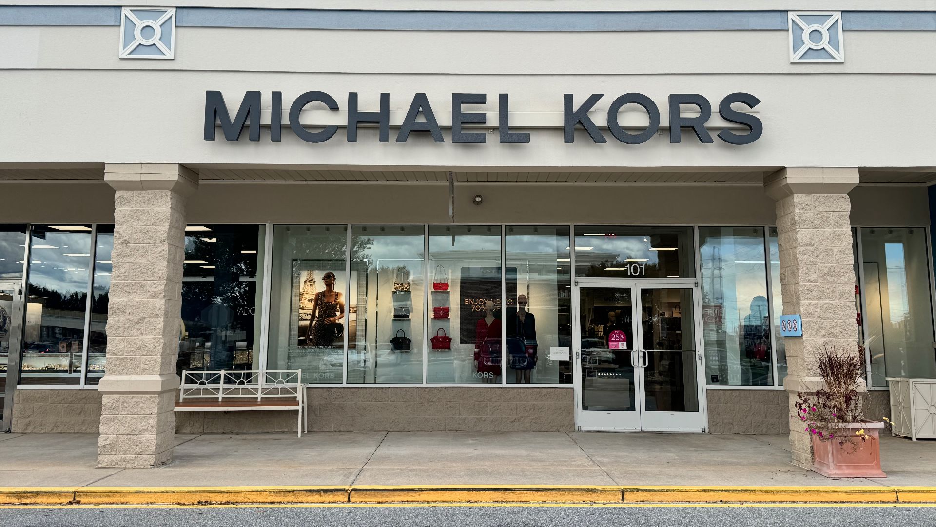 File:A Michael Kors retail store in Rehoboth Beach, Delaware.jpg