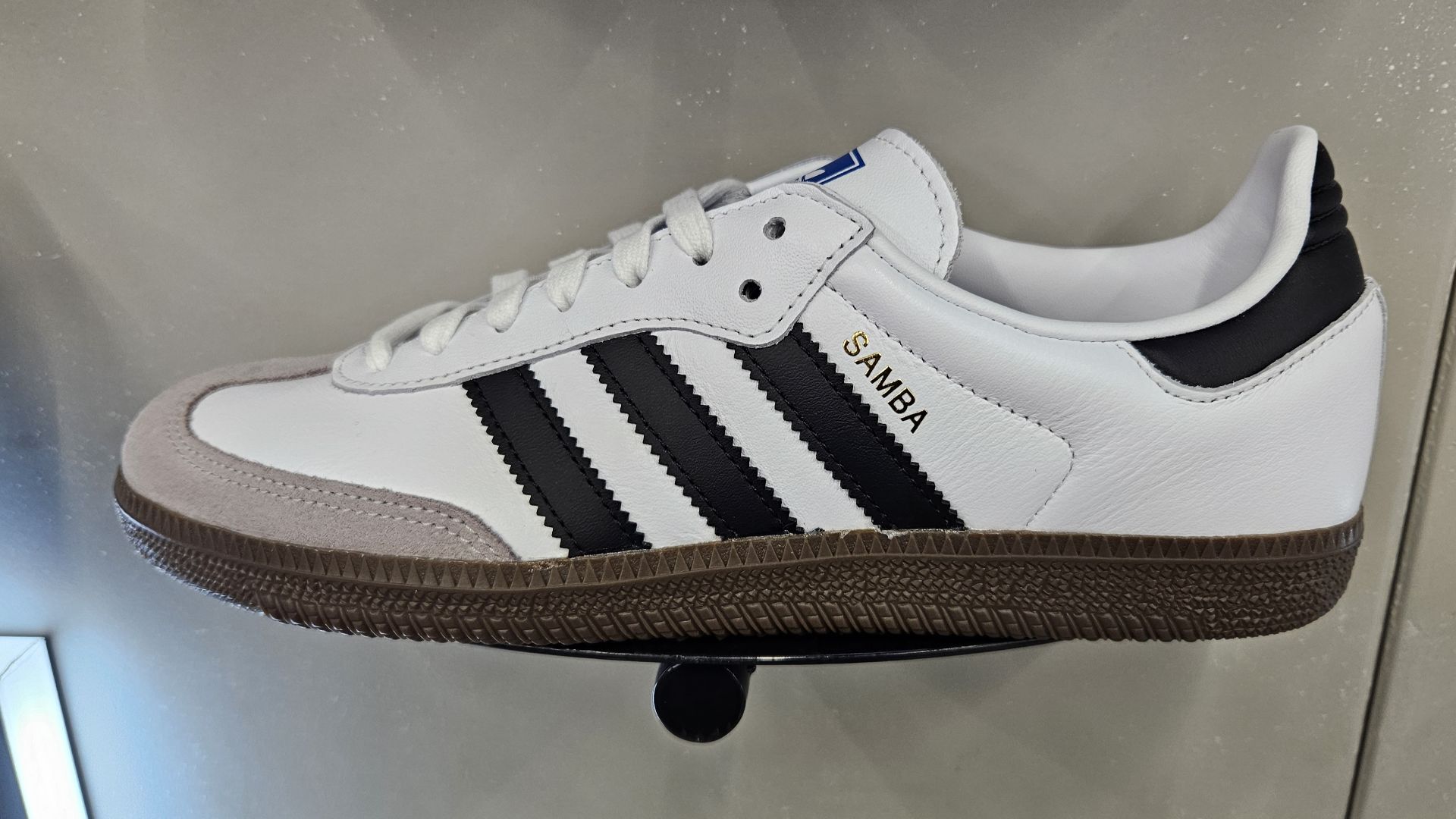 File:Adidas Samba OG.jpg