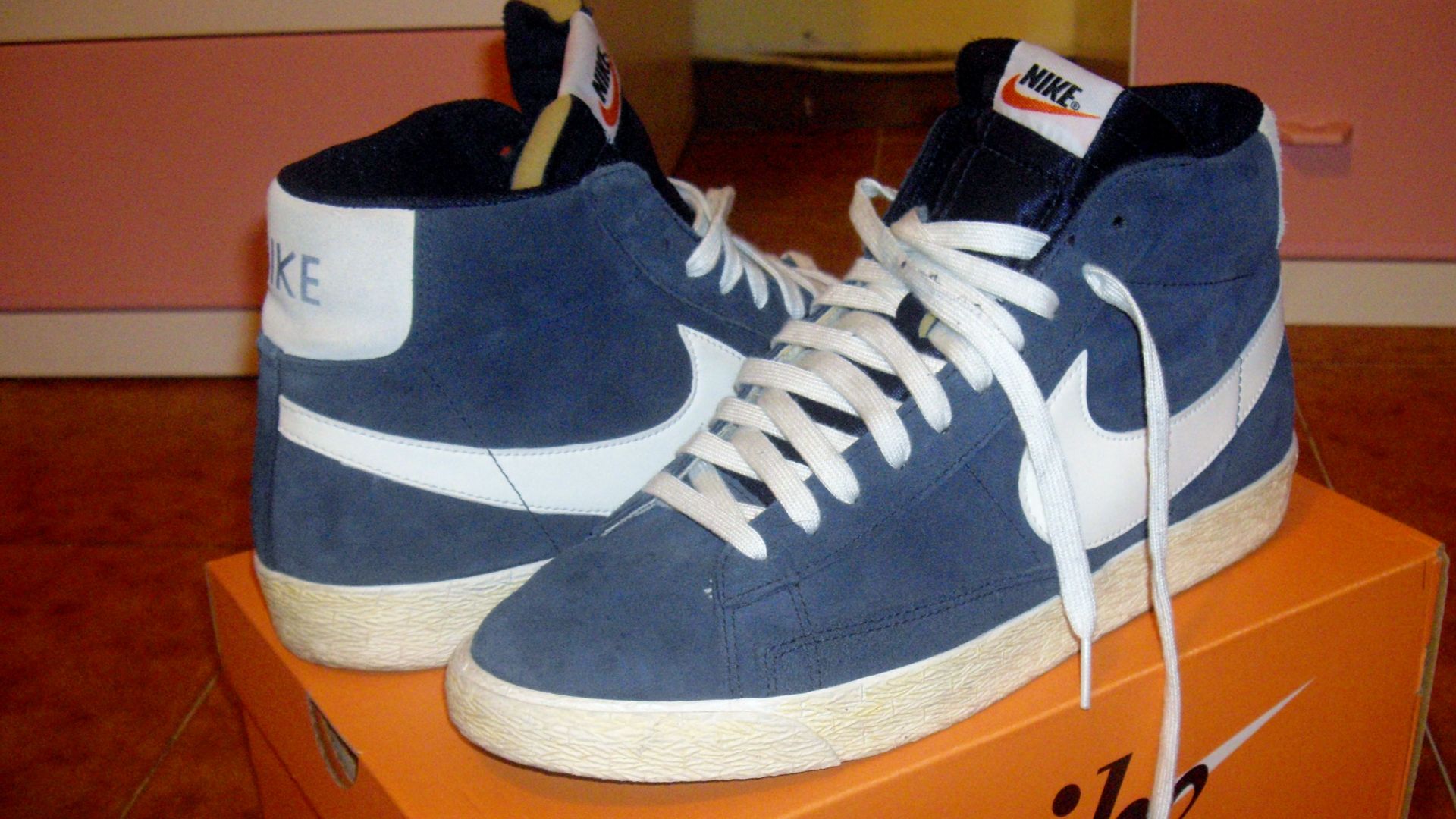 File:2012 Nike Blazers.JPG