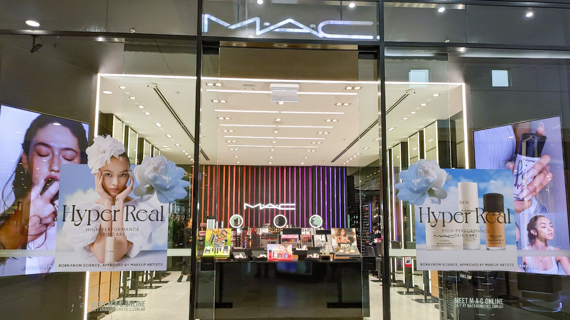 File:MAC Cosmetics, Westfield Carousel.jpg