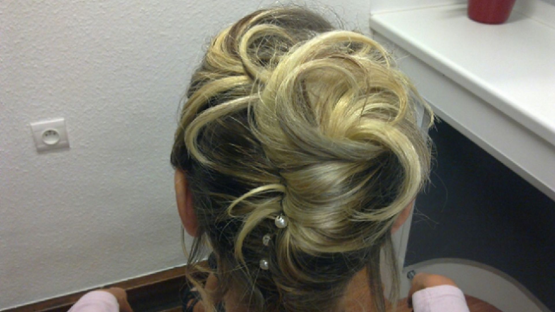 File:Chignon realisè par coiff-corine.jpg