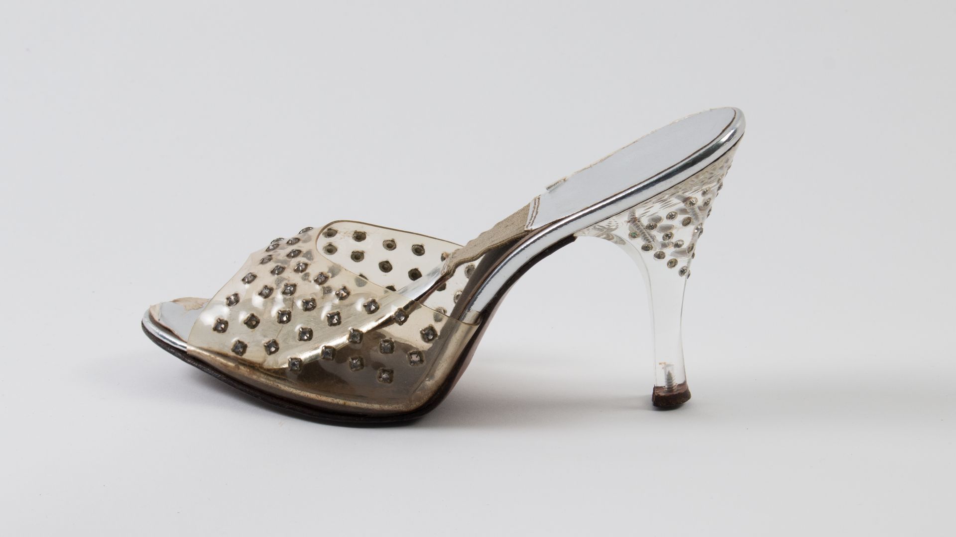 File:Shoes, high heel (AM 2016.19.3-3).jpg