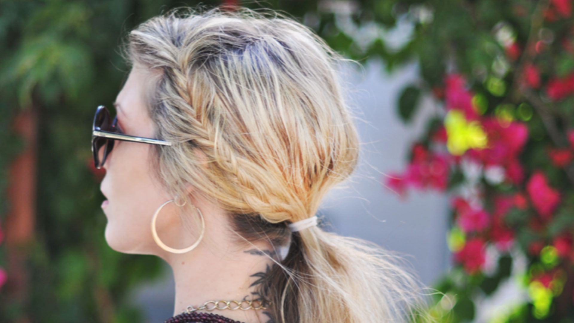 File:Messy side fishtails in low ponytail.jpg