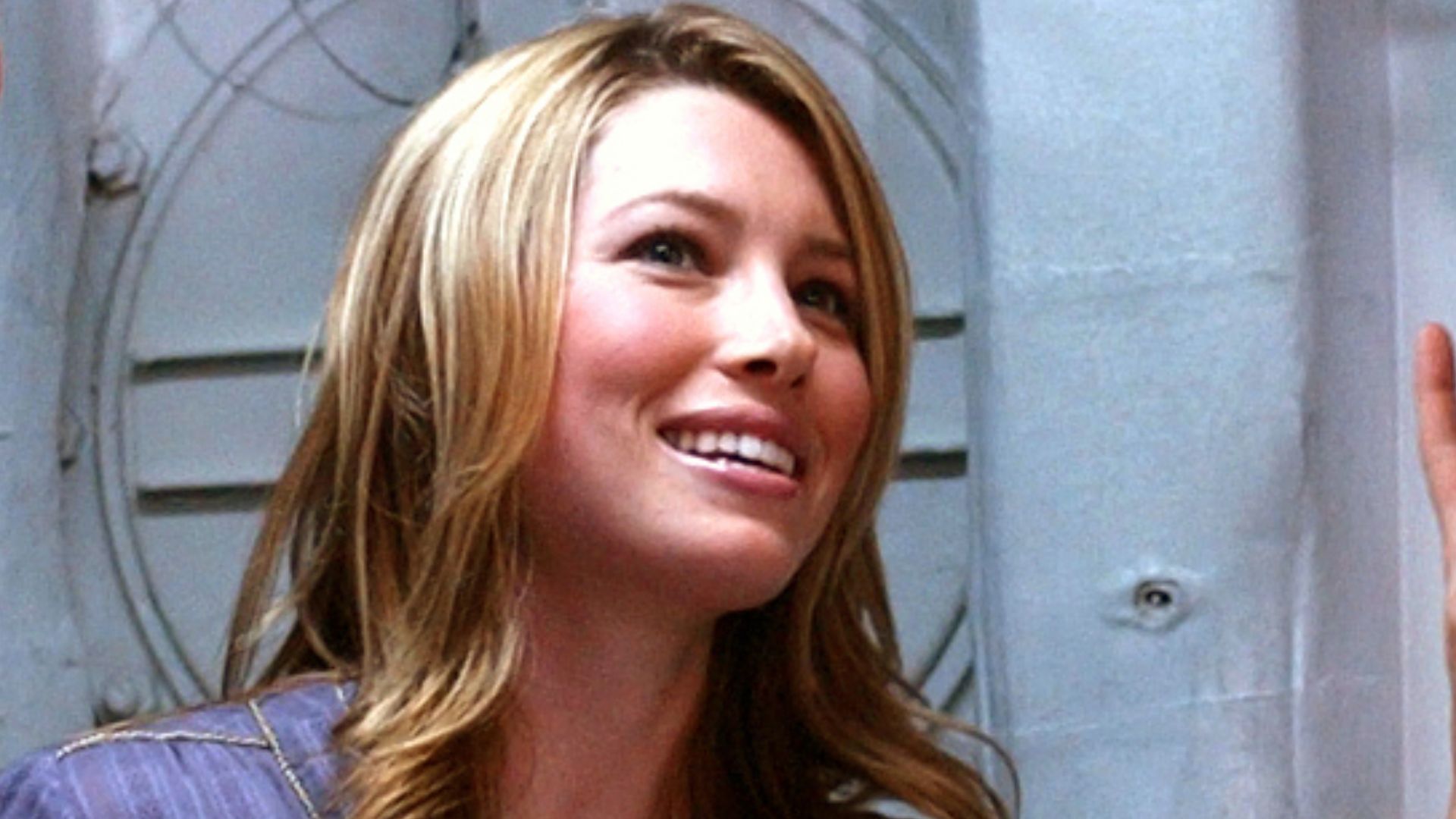 File:Jessica Biel 2005 050716-N-0902H-032 (cropped).jpg