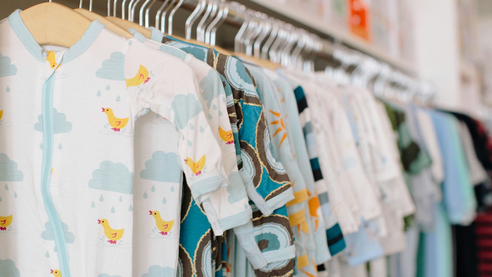 white and blue floral crew neck t-shirt