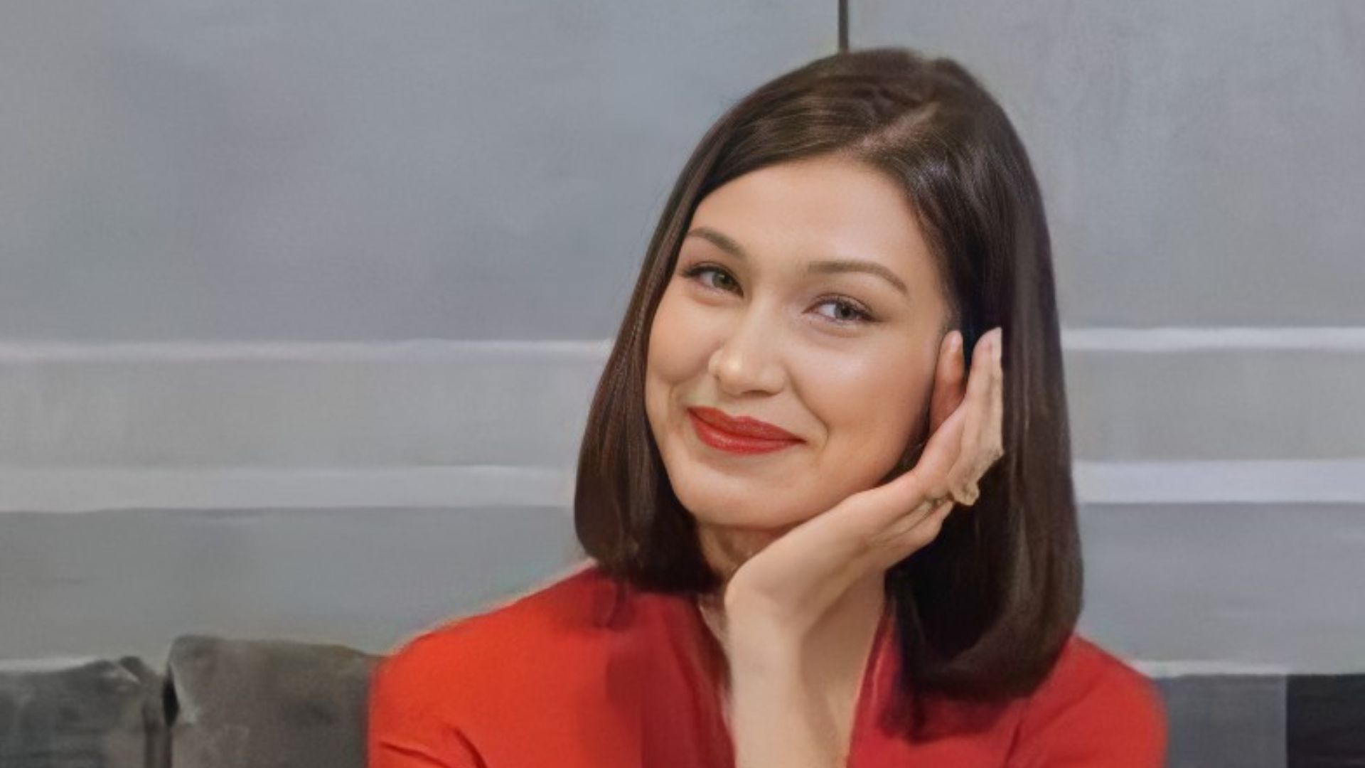 File:(Marie Claire Korea) 마리25주년 스타들의 축하 릴레이 - 벨라 하디드 (1).jpg