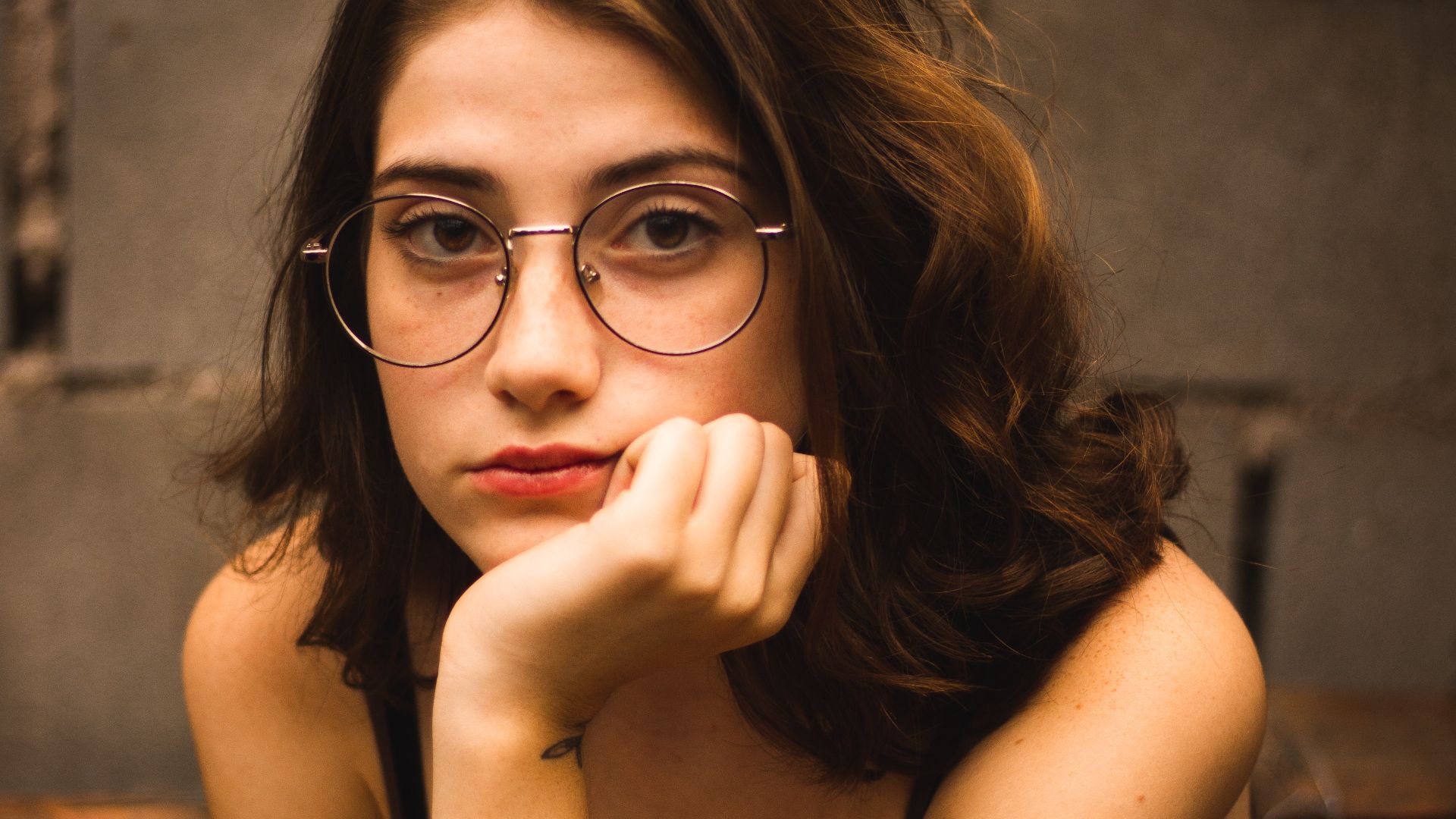 File:Woman in Eyeglasses (5).jpg