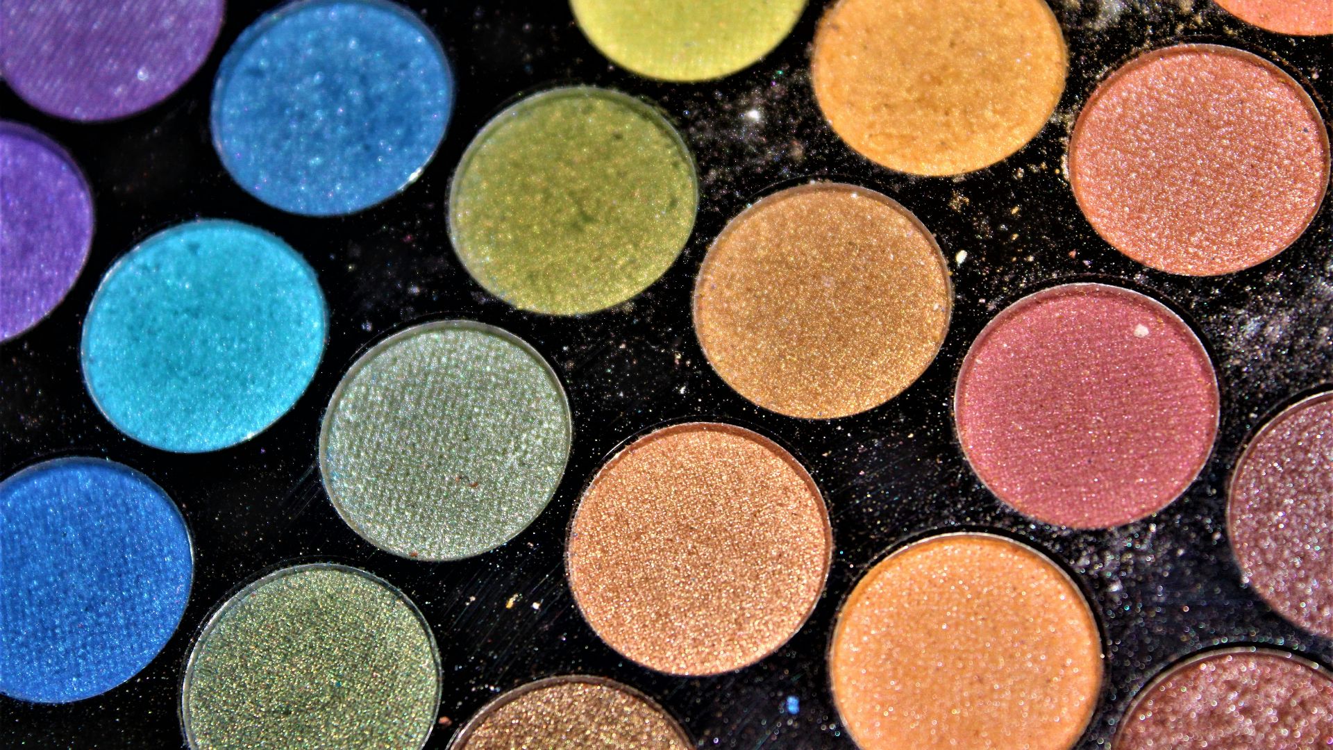 macro photograph of eyeshadow palette