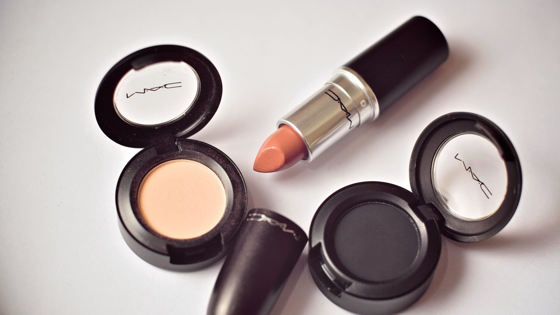 File:Lipstick mac day 4.jpg