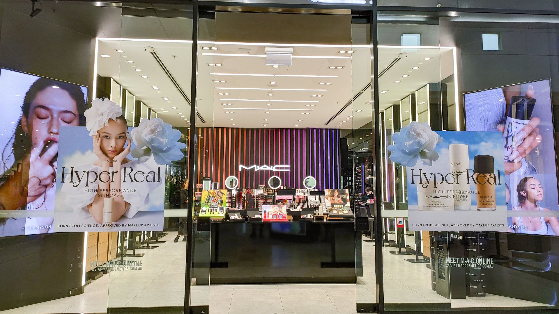 File:MAC Cosmetics, Westfield Carousel.jpg