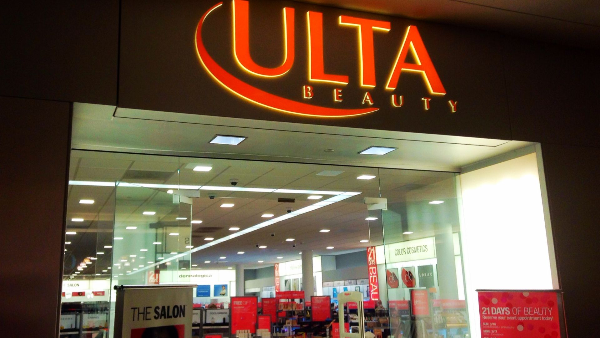 File:Ulta Beauty (13594619904).jpg