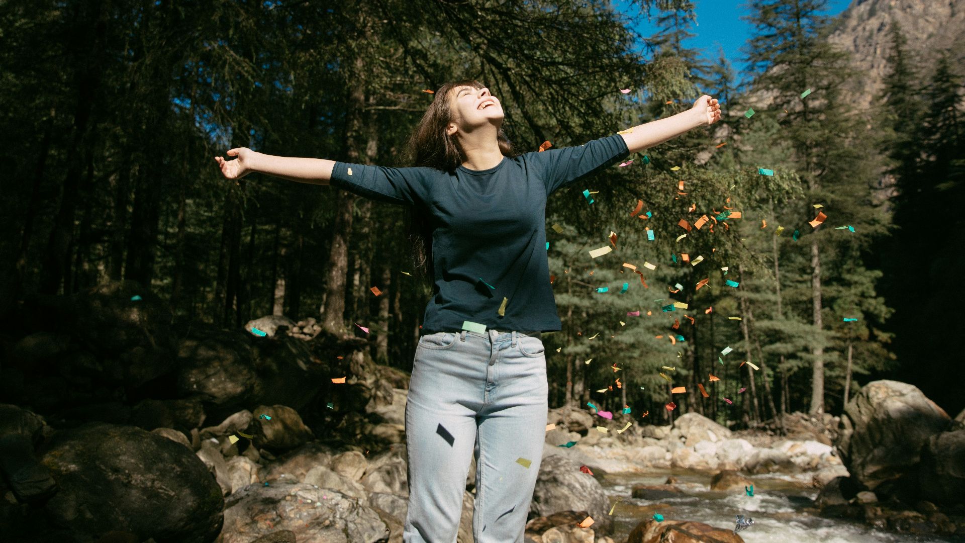 woman wearing black 3/4-sleeved shirt