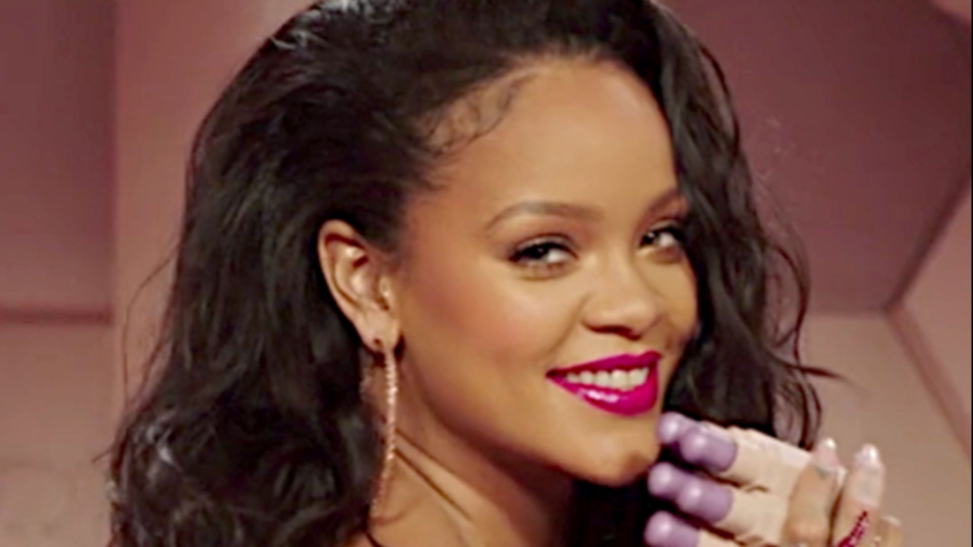 File:Rihanna Fenty 2018.png