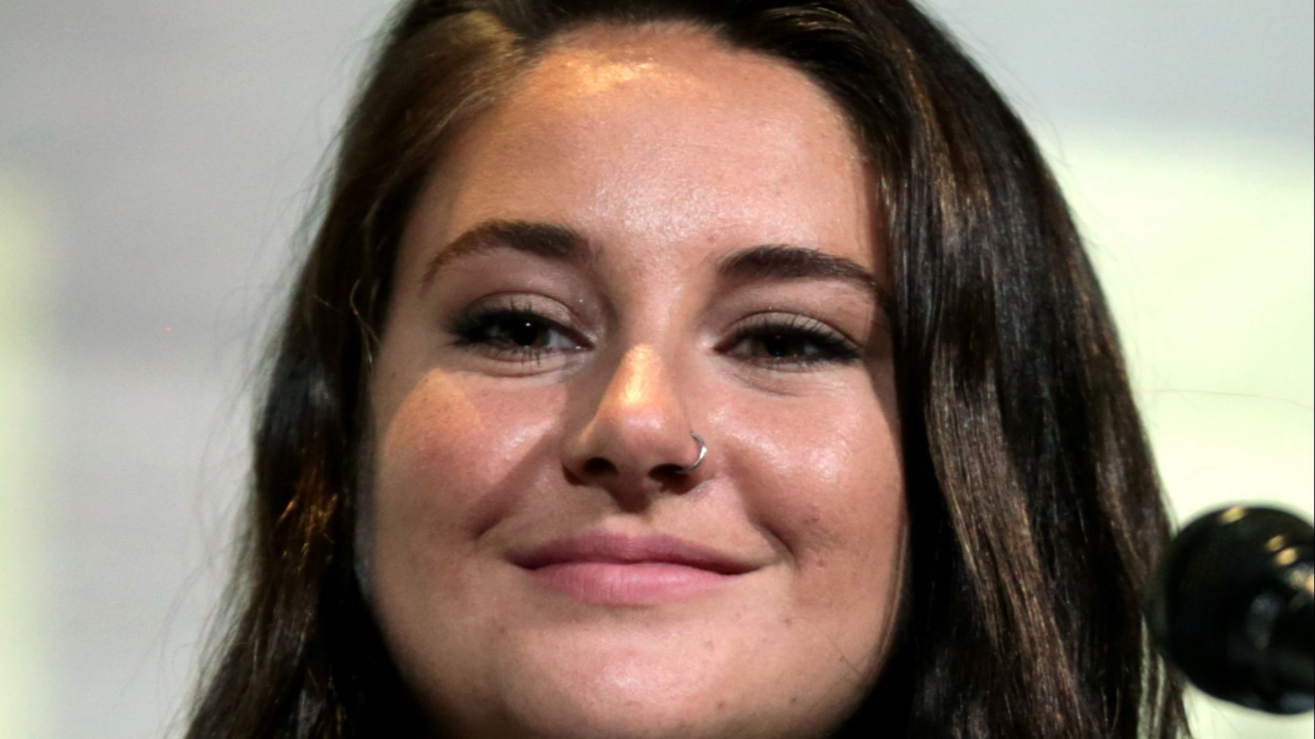 File:Shailene Woodley in 2016 cropped 02.jpg