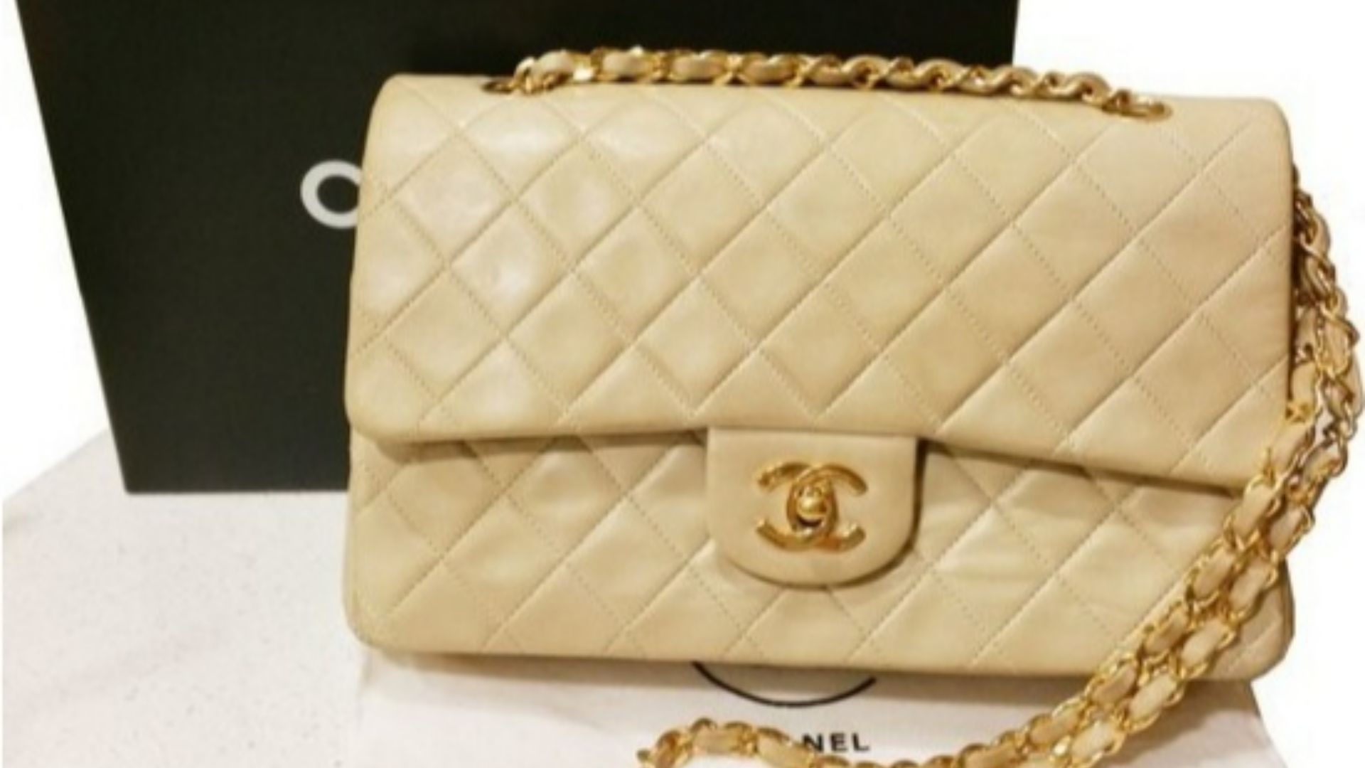File:Chanel CLASSIC Double Flap 2.55 .jpg