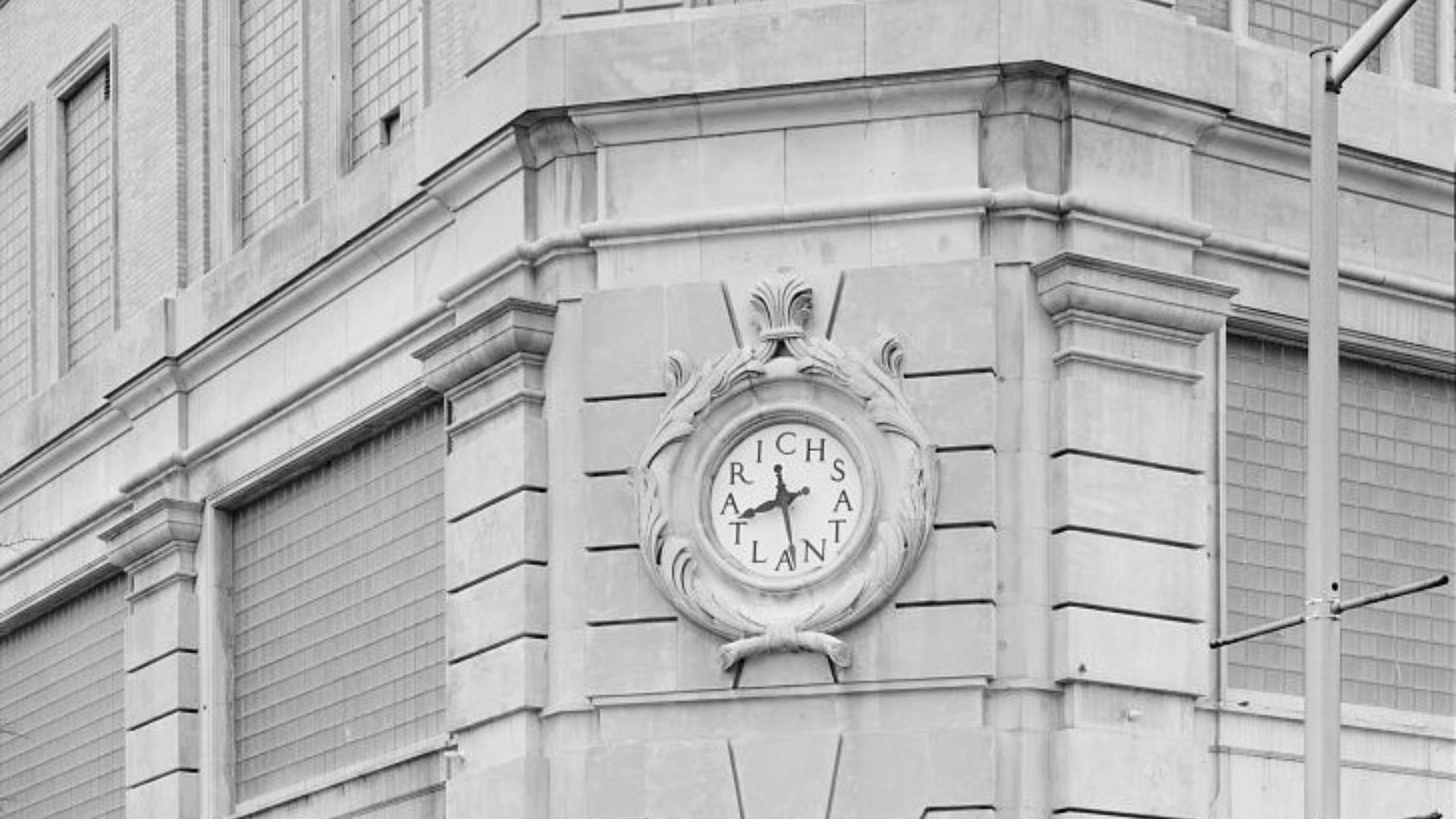File:View of northeast corner of 1924 store, from northeast looking southwest. - Rich's Downtown Department Store, 45 Broad Street, Atlanta.jpeg