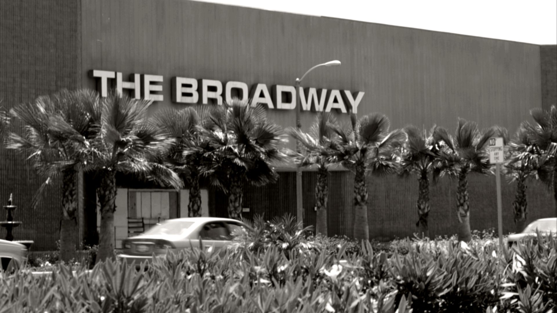 File:Hawthone Plaza Shopping Center (2010-06-27).jpg