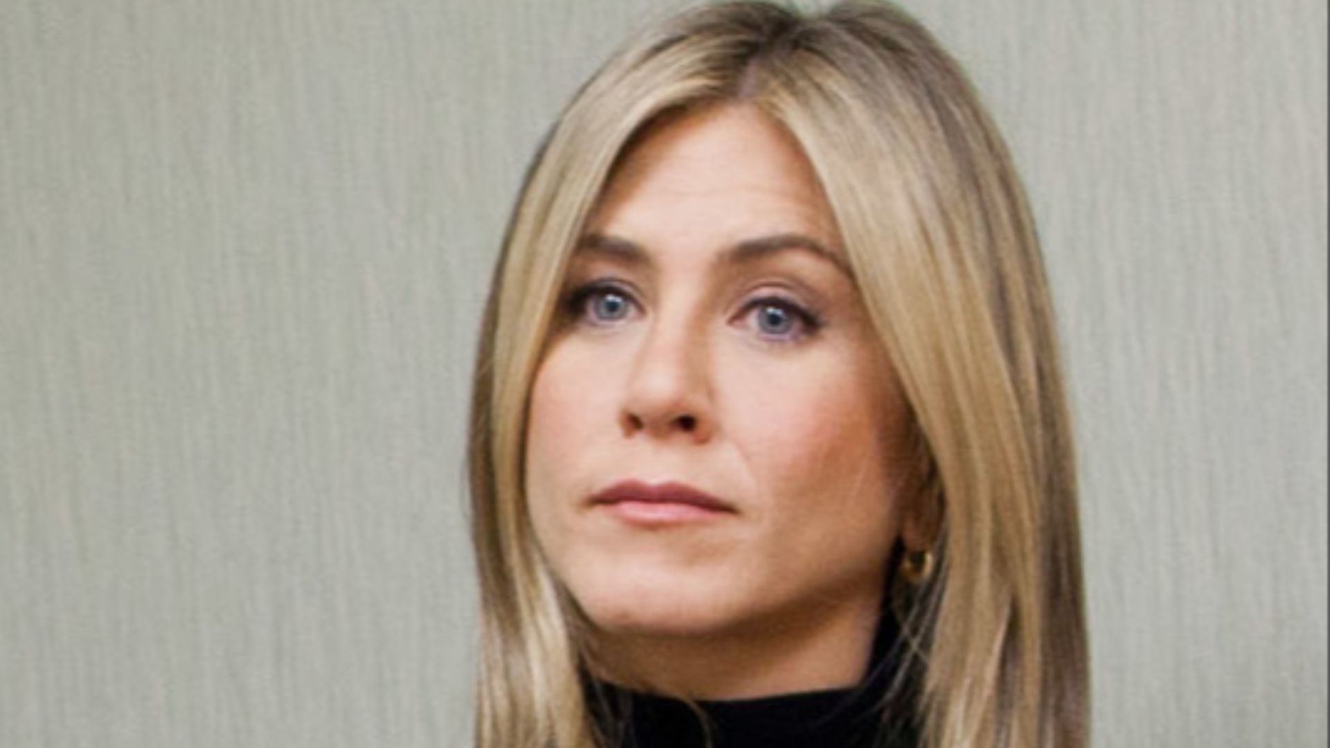 File:Jennifer Aniston 2011 (cropped).jpg