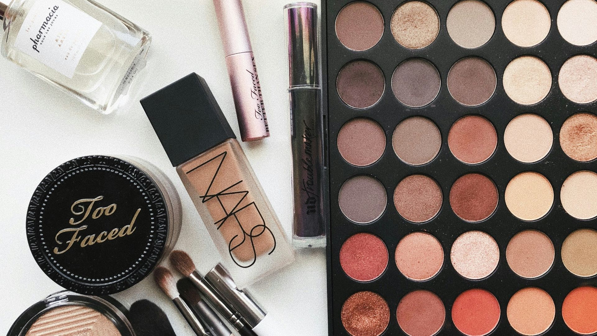 close-up photography of assorted cosmetics