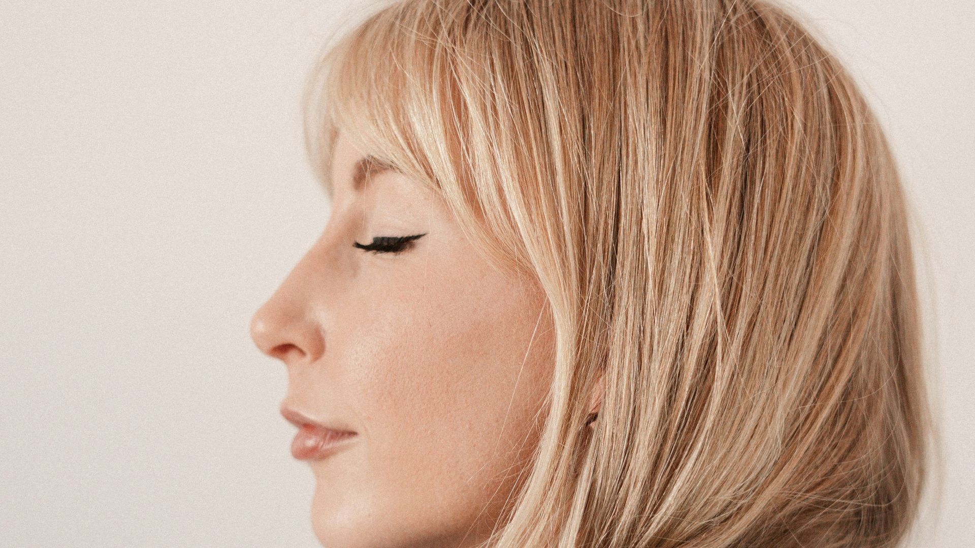 woman in black turtleneck shirt