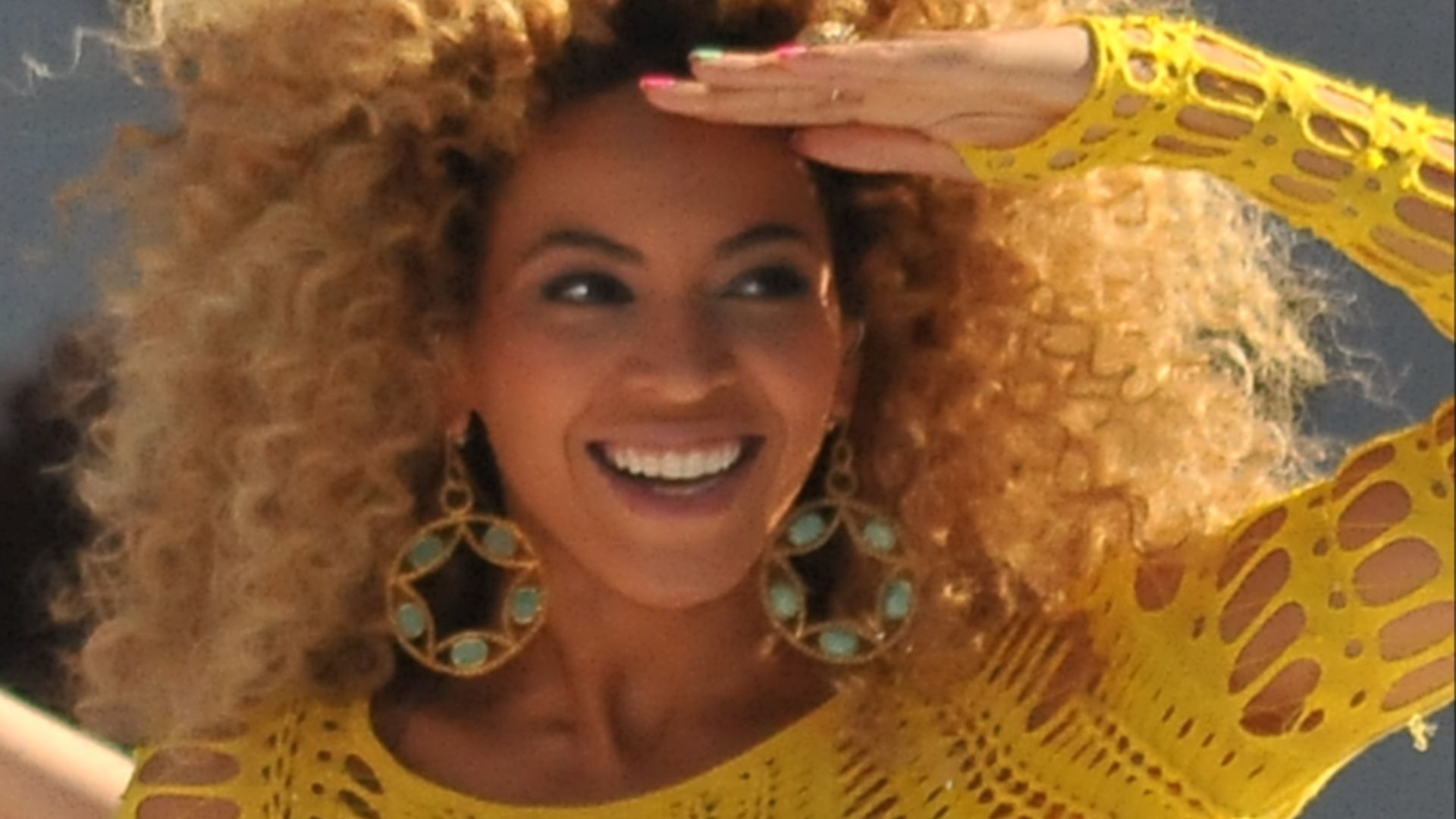 File:Beyoncé Knowles GMA Run the World cropped.jpg