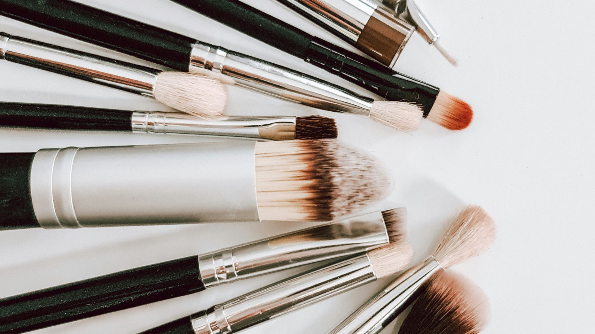 black and brown makeup brush set