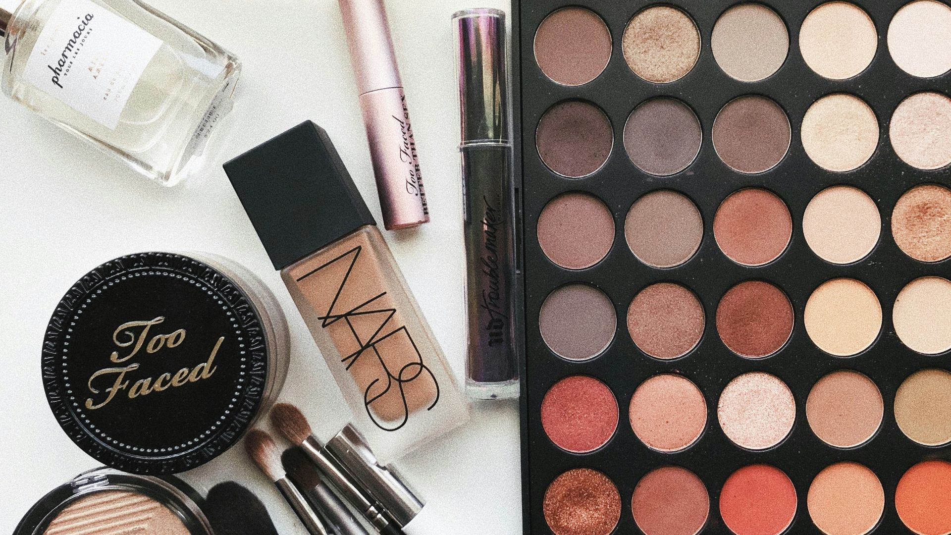 close-up photography of assorted cosmetics