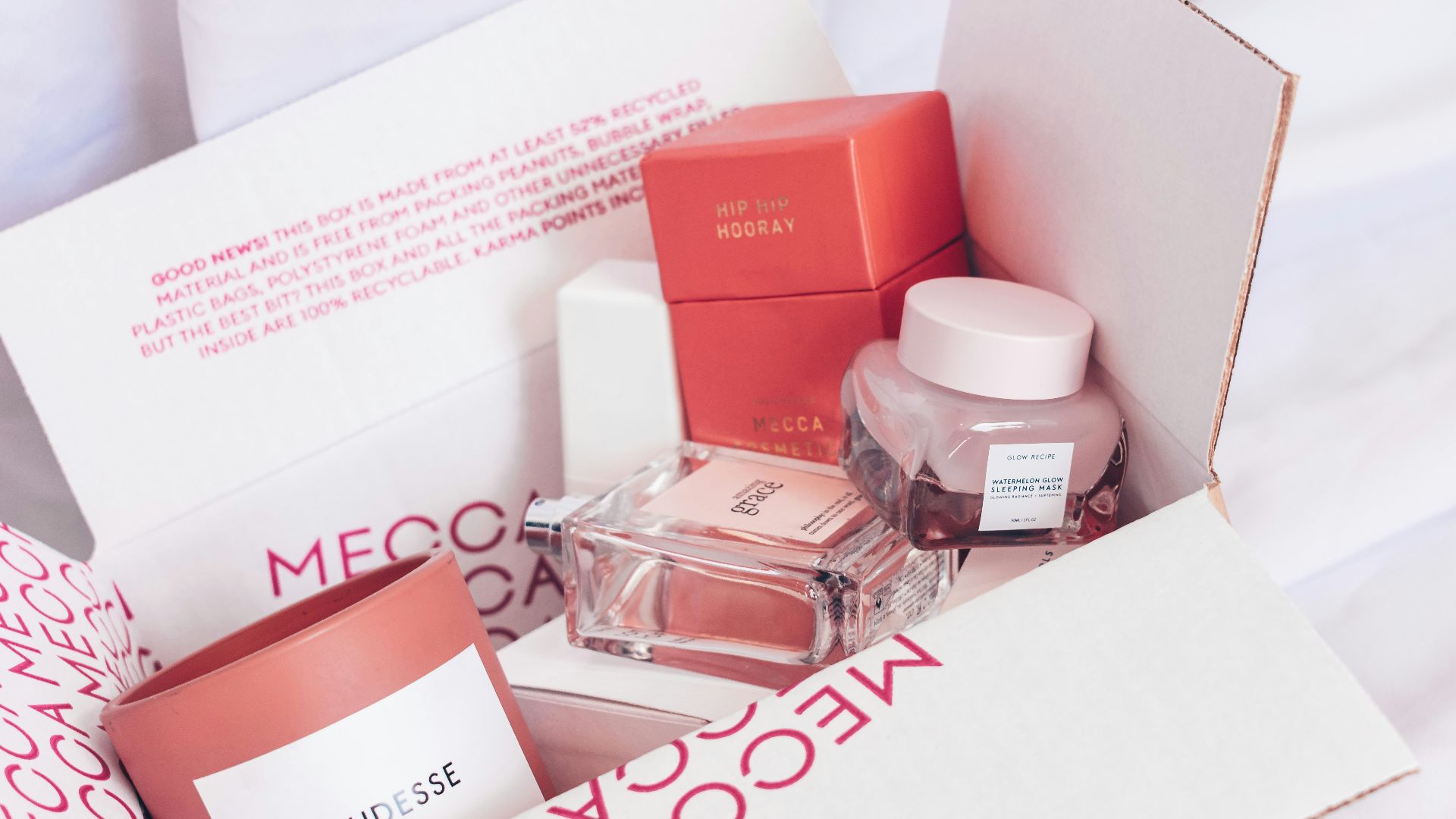 Mecca cosmetic set