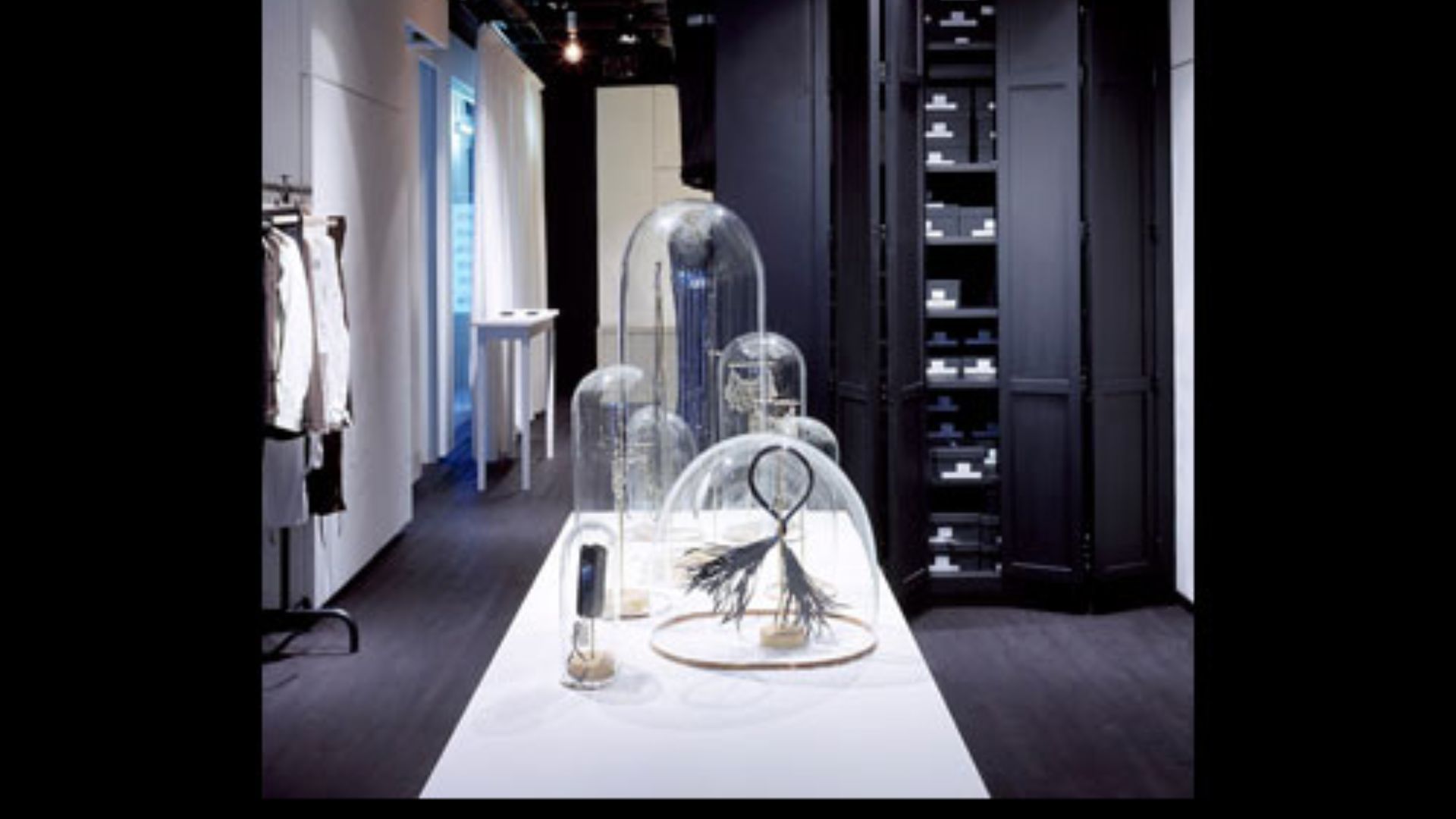 File:Ann Demeulemeester Aoyama.jpg