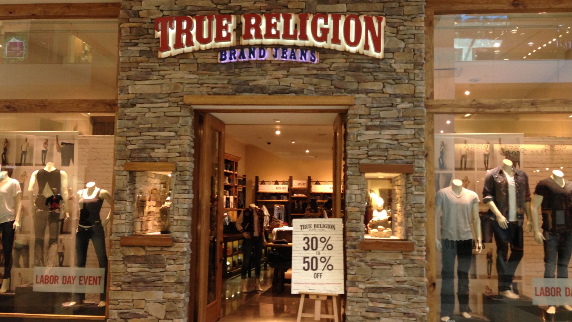 File:True Religion Brand Jeans - panoramio.jpg - Wikimedia Commons