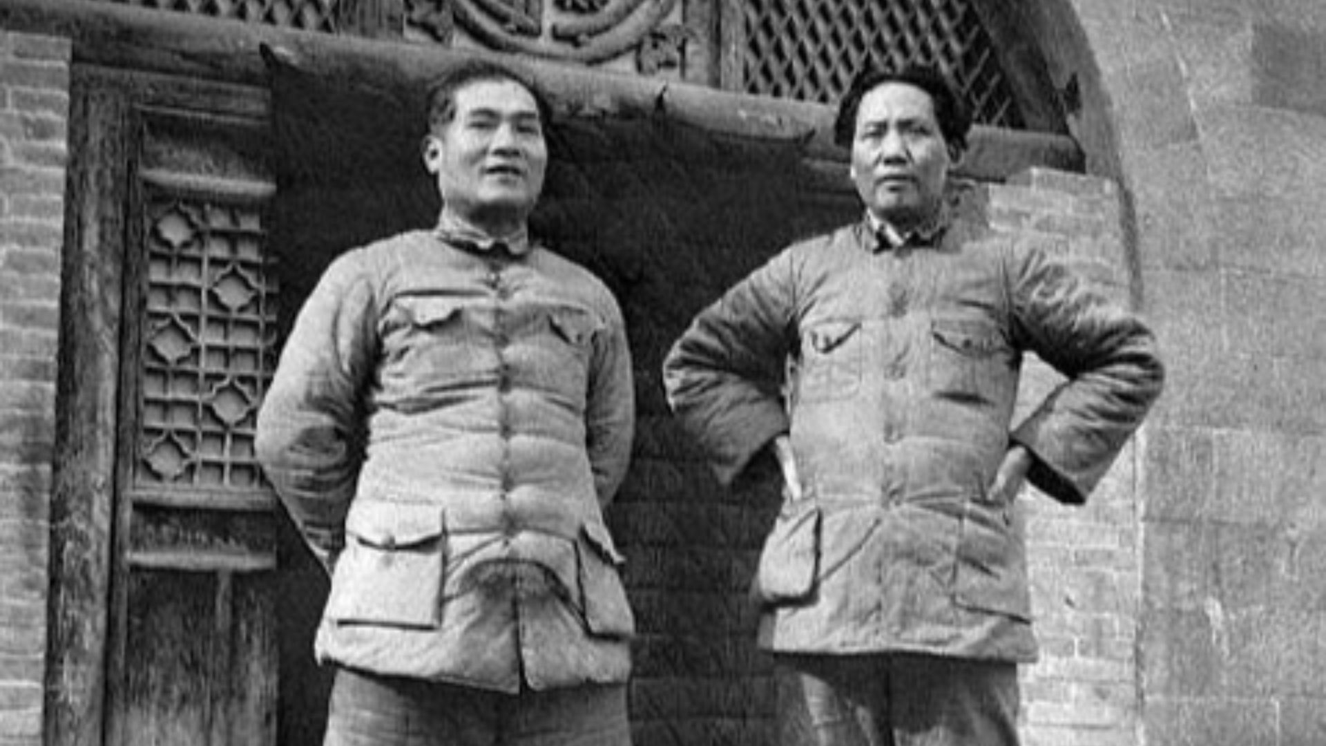 File:1938 Mao Zedong Zhang Guotao in Yan'an.jpg