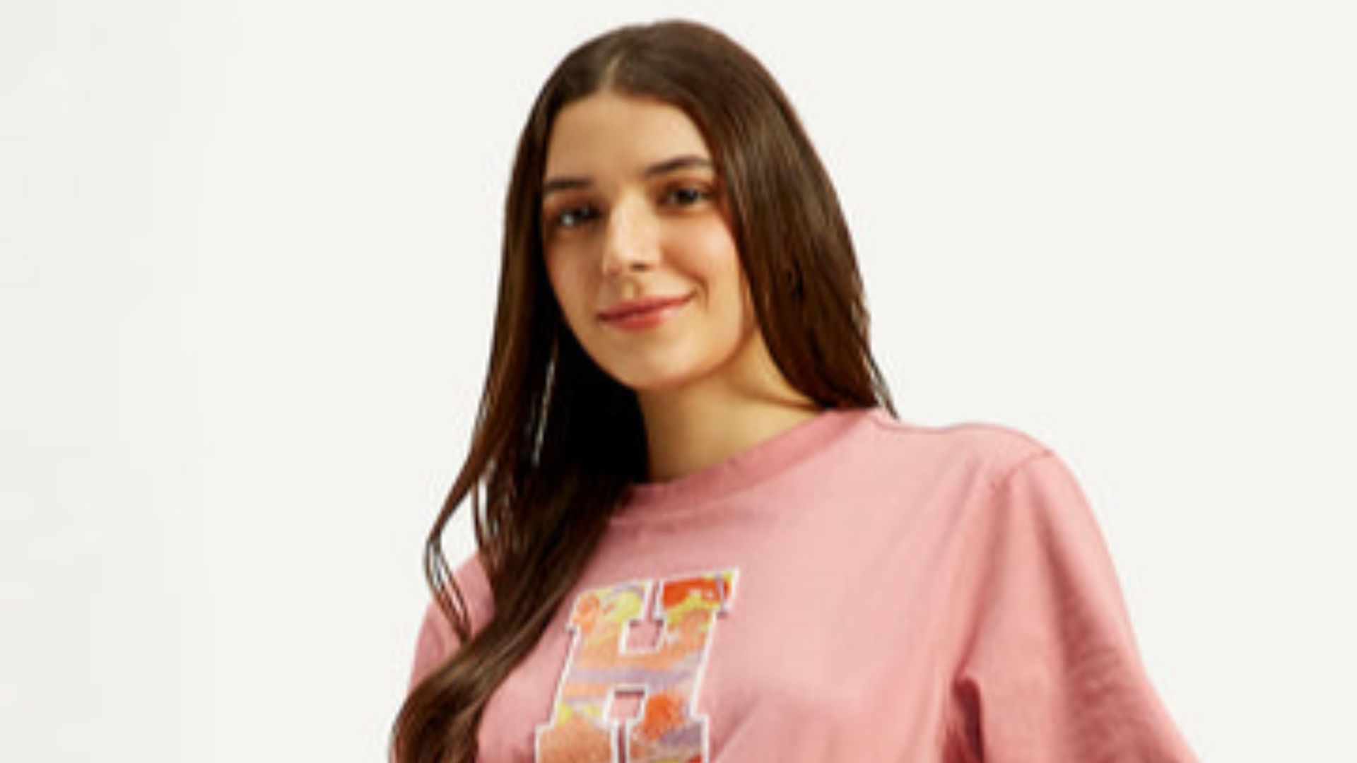 Buy Graphic T-shirts for Women Online at Best Price – Levis India ...