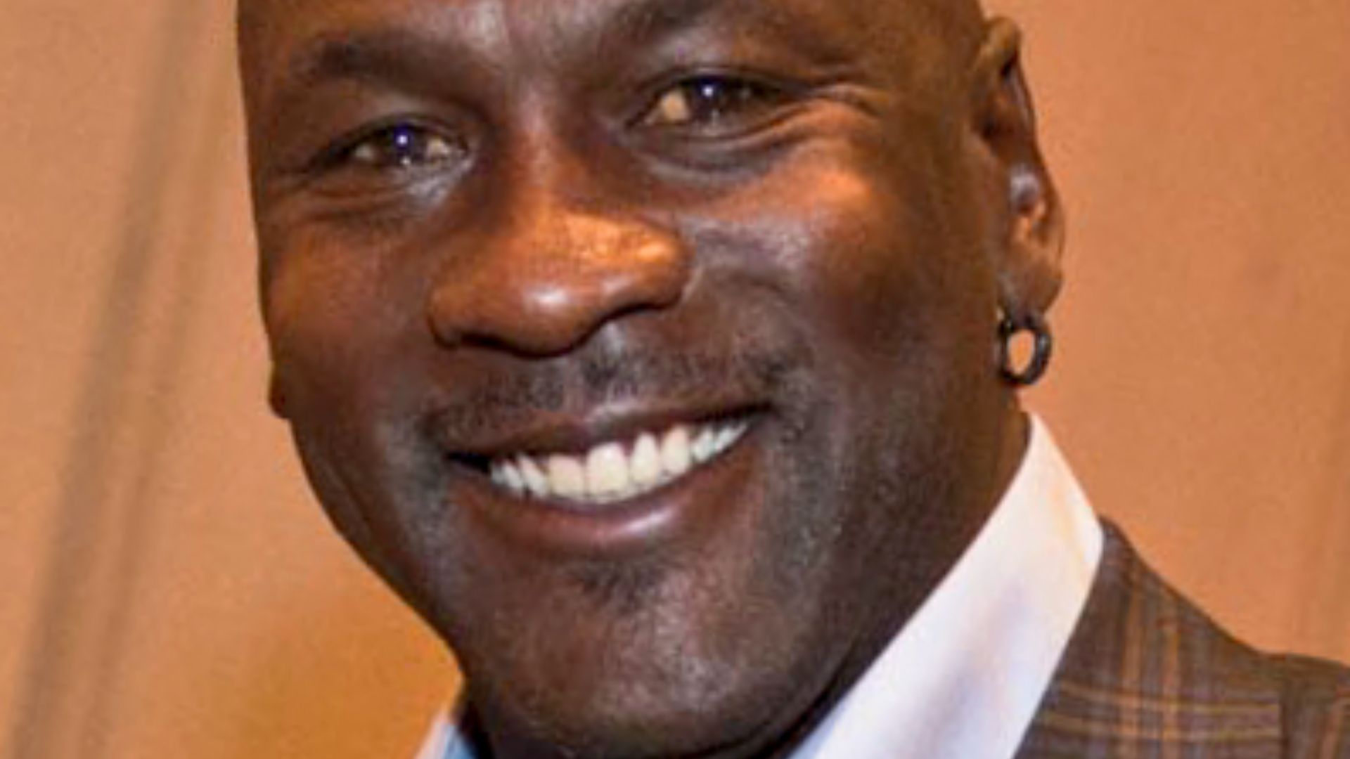 File:Michael Jordan in 2014.jpg