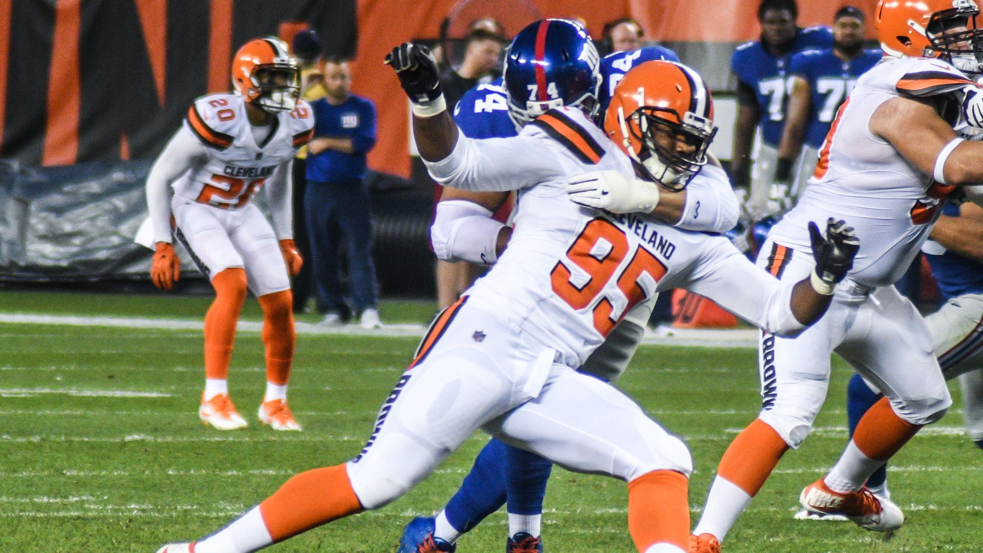 File:Myles Garrett 2017 preseason vs Giants.jpg