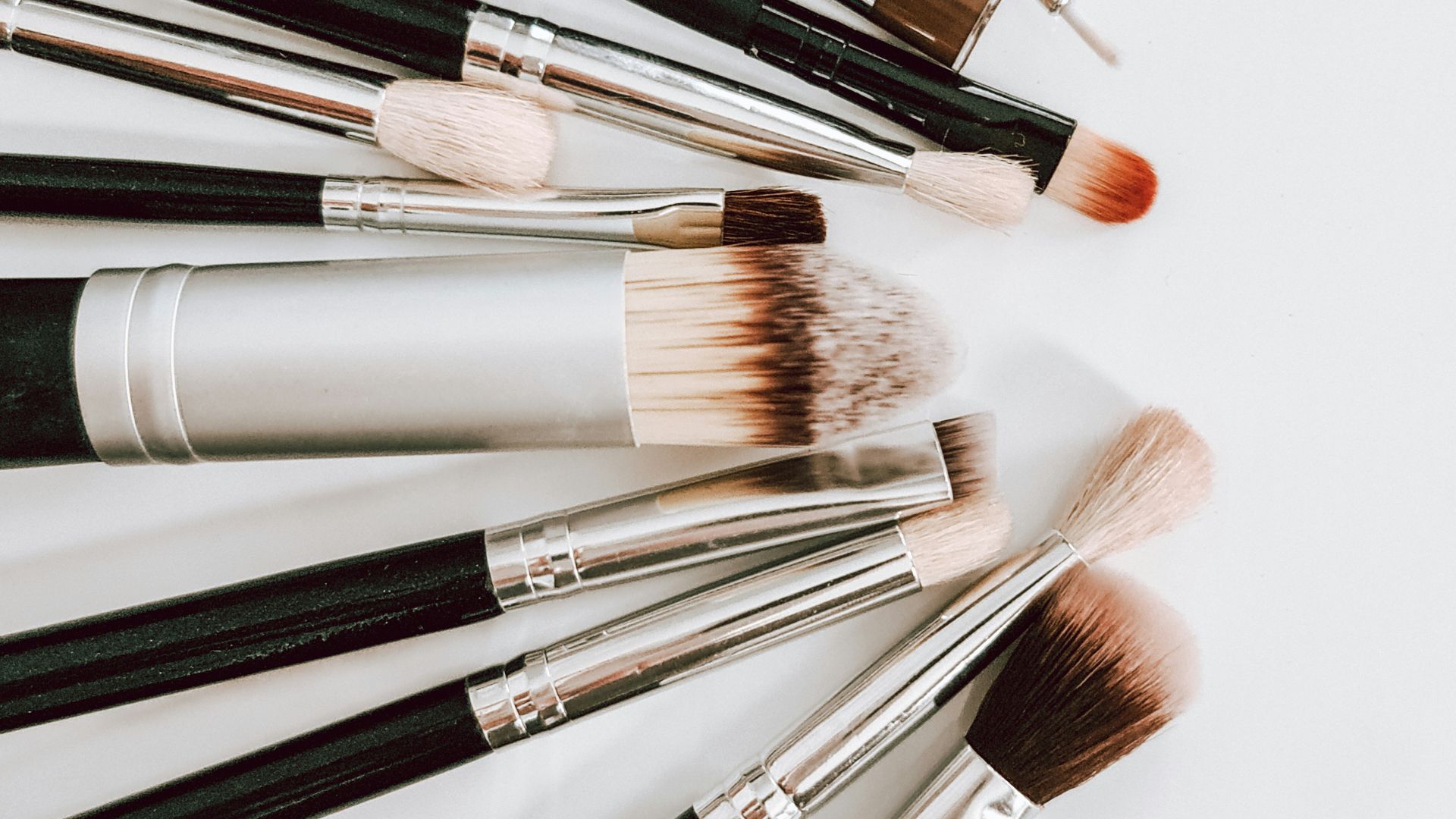 black and brown makeup brush set