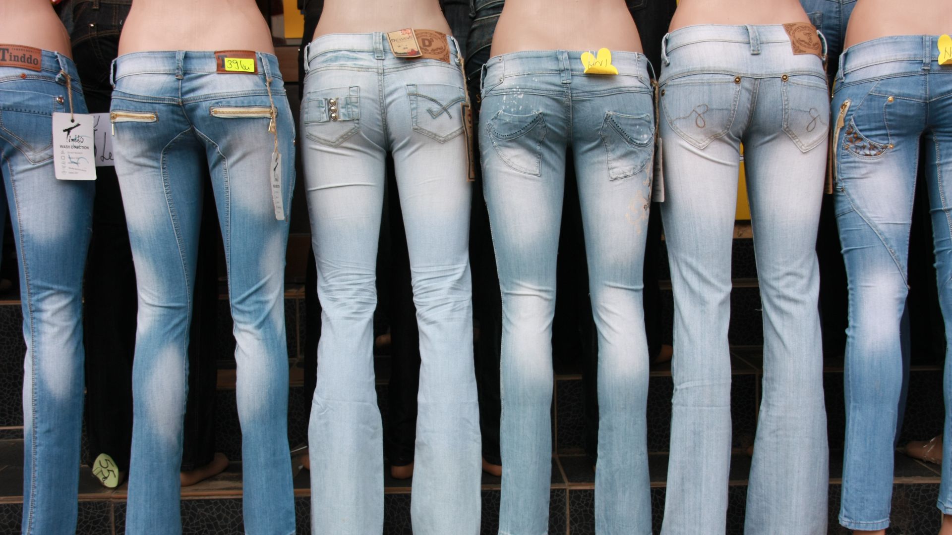 File:Mannequin with jeans.jpg