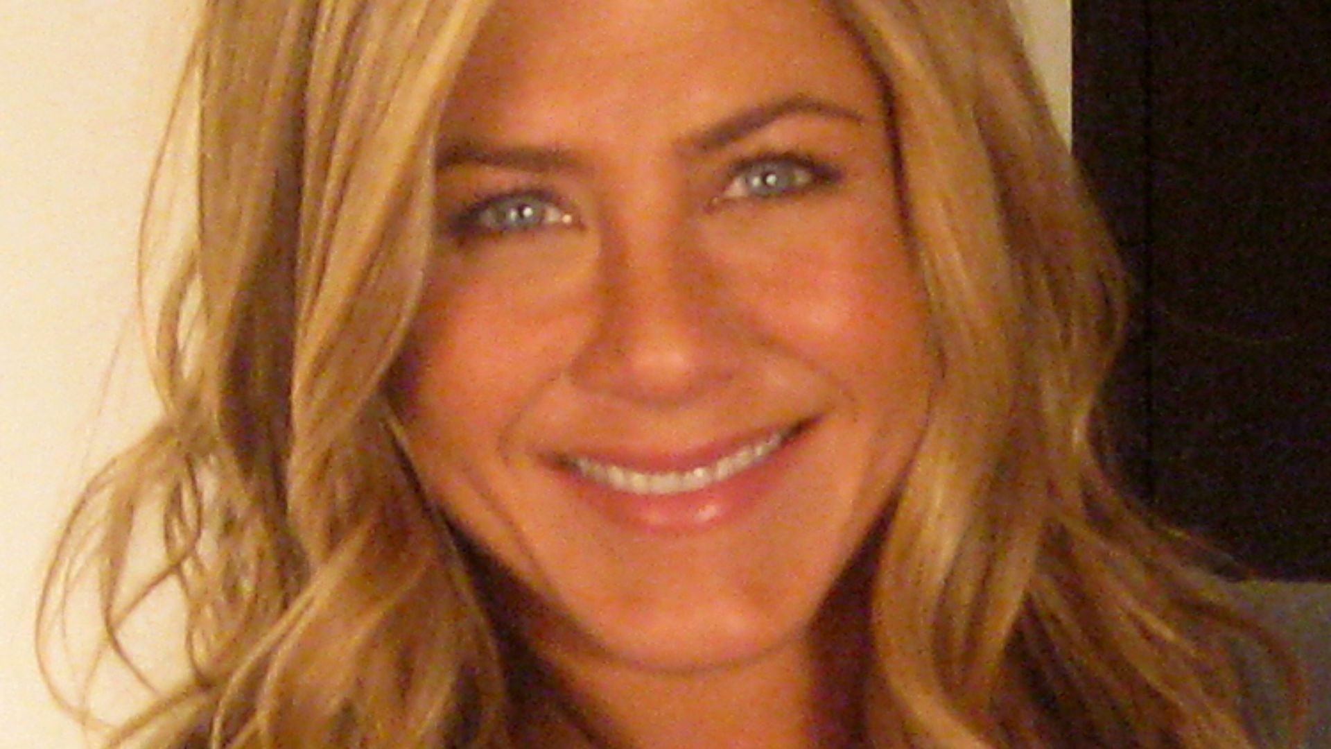 File:Jennifer Aniston image 2 (cropped).jpg