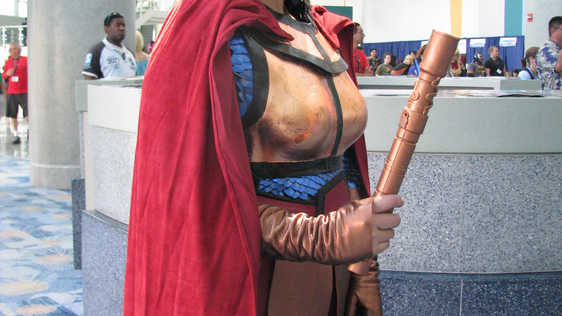 File:WonderCon 2014 - Big Barda Cosplay (13955015183).jpg