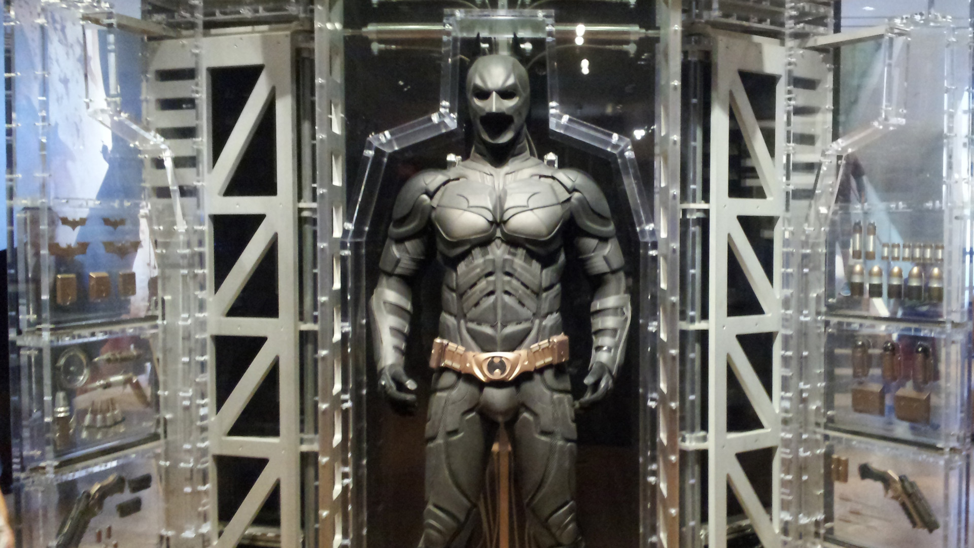 File:Batsuit from The Dark Knight Rises.jpg