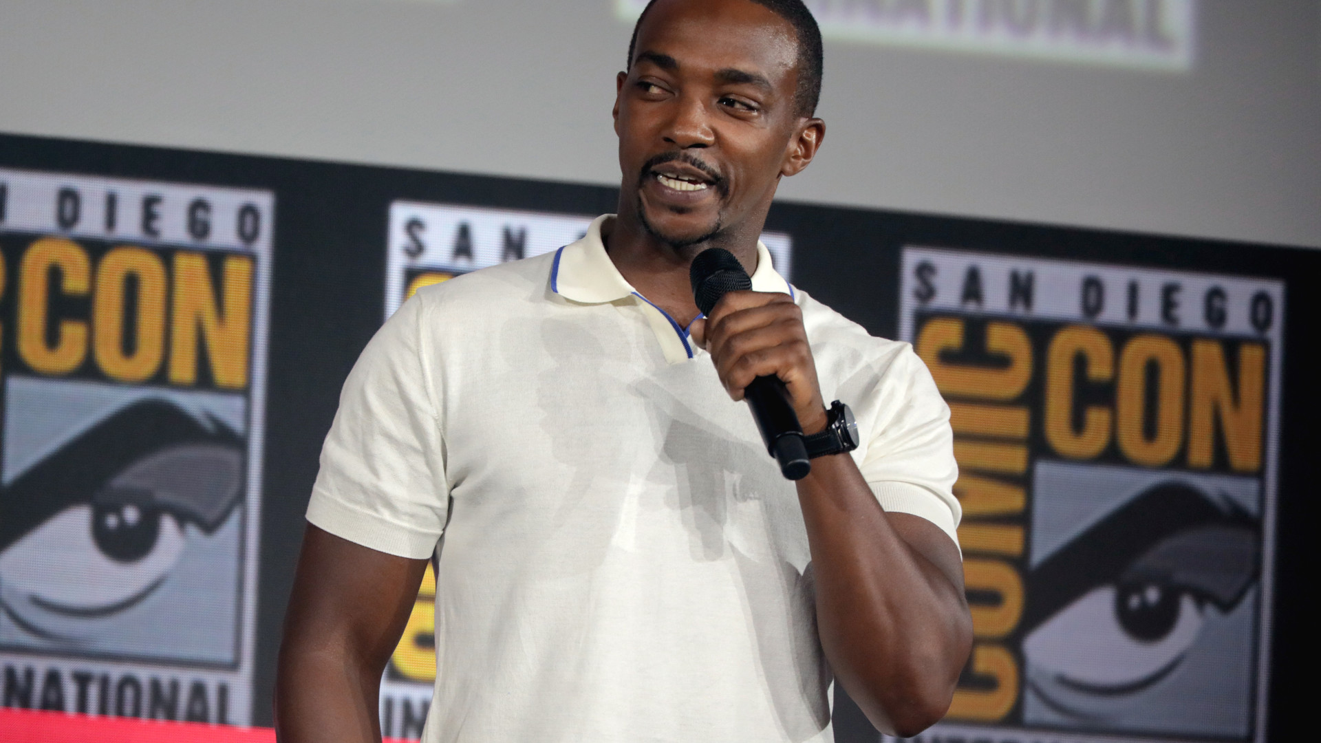 File:Anthony Mackie (48469318202).jpg